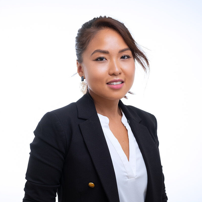 Photo CV femme en tailleur noir - PHOTO JOB